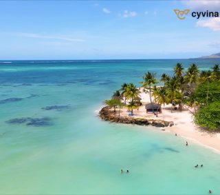 Grenada nổi tiếng với những vịnh biển dài trong vắt